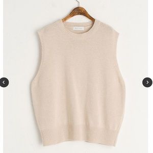 Open-back Sweater Vest ~ Olive